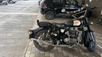 Black Royal Enfield Classic 350