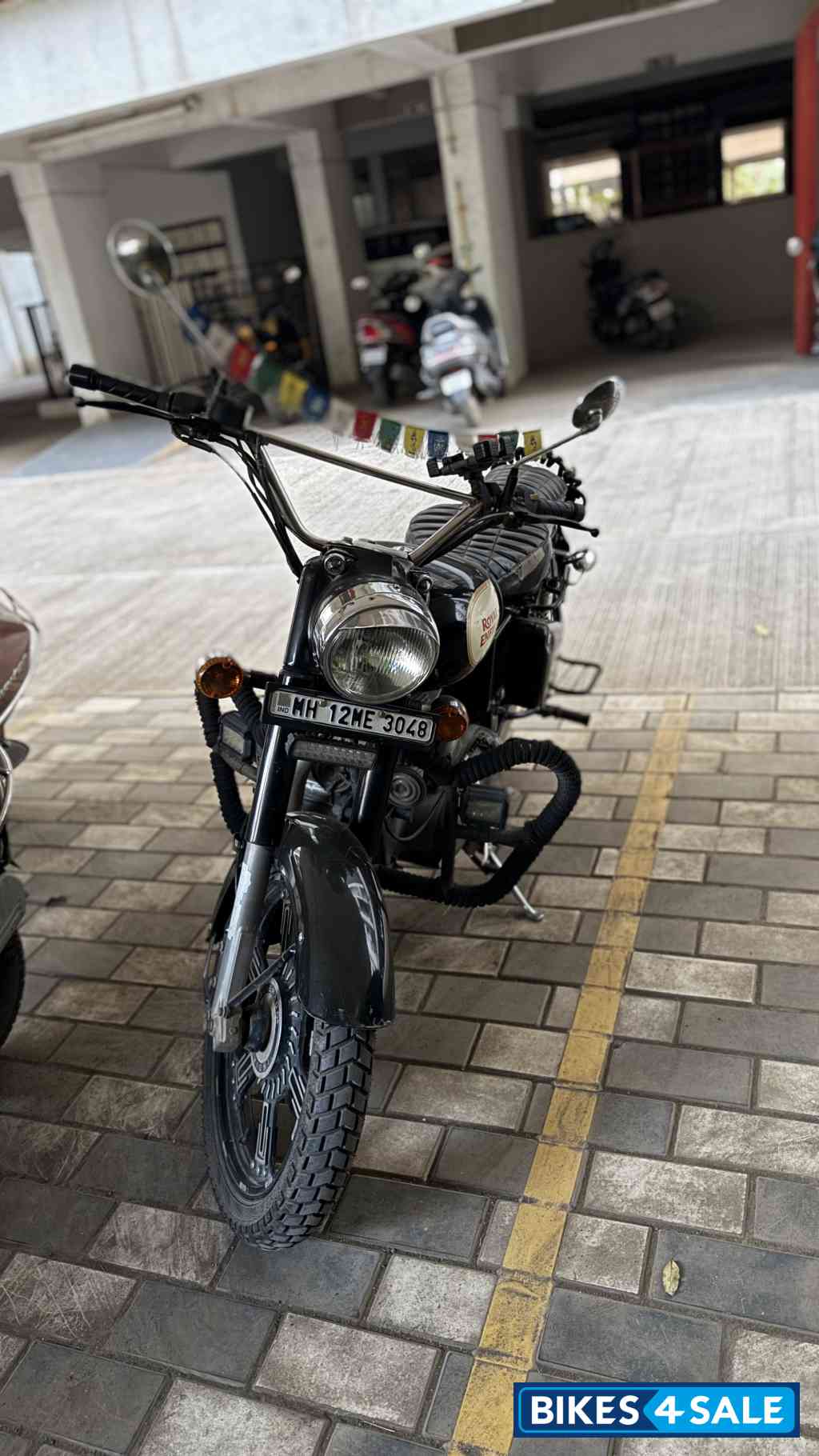 Black Royal Enfield Classic 350 Black Royal Enfield Classic 350