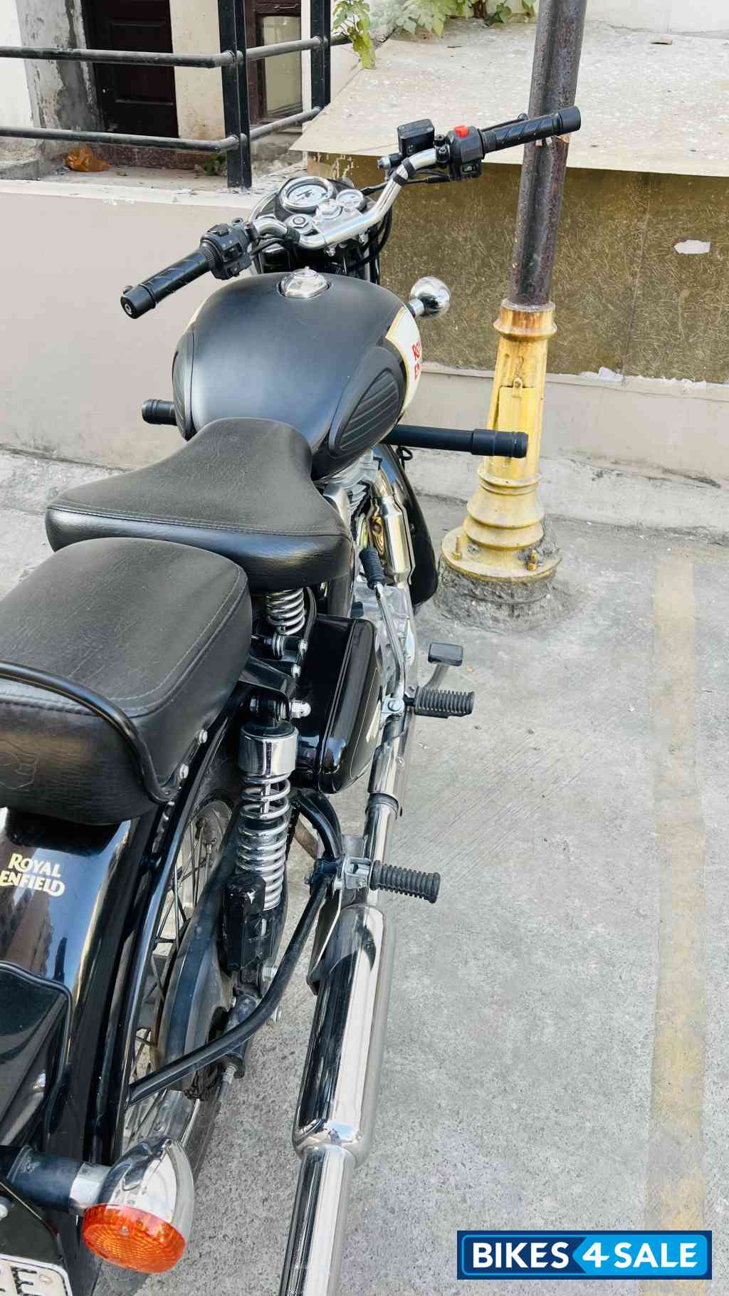 Black Royal Enfield Classic 350 Dual Channel BS6 Black Royal Enfield Classic 350 Dual Channel BS6