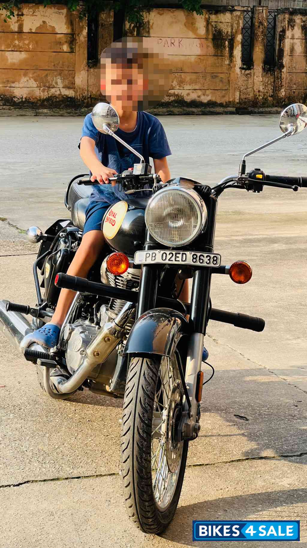 Black Royal Enfield Classic 350 Dual Channel BS6 Black Royal Enfield Classic 350 Dual Channel BS6