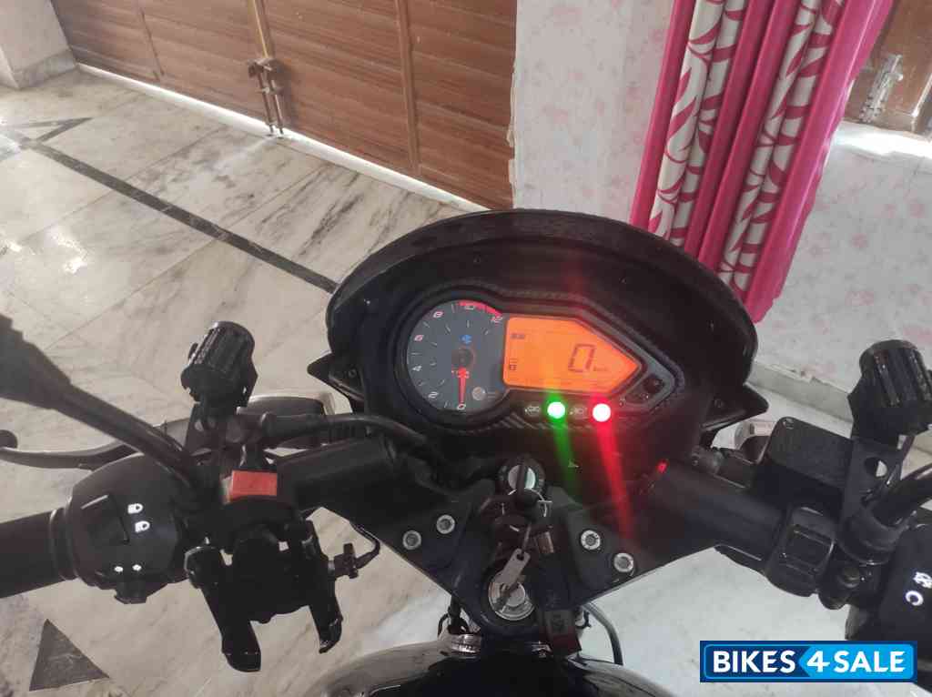 Zet Black Bajaj Pulsar 150 DTSi Zet Black Bajaj Pulsar 150 DTSi