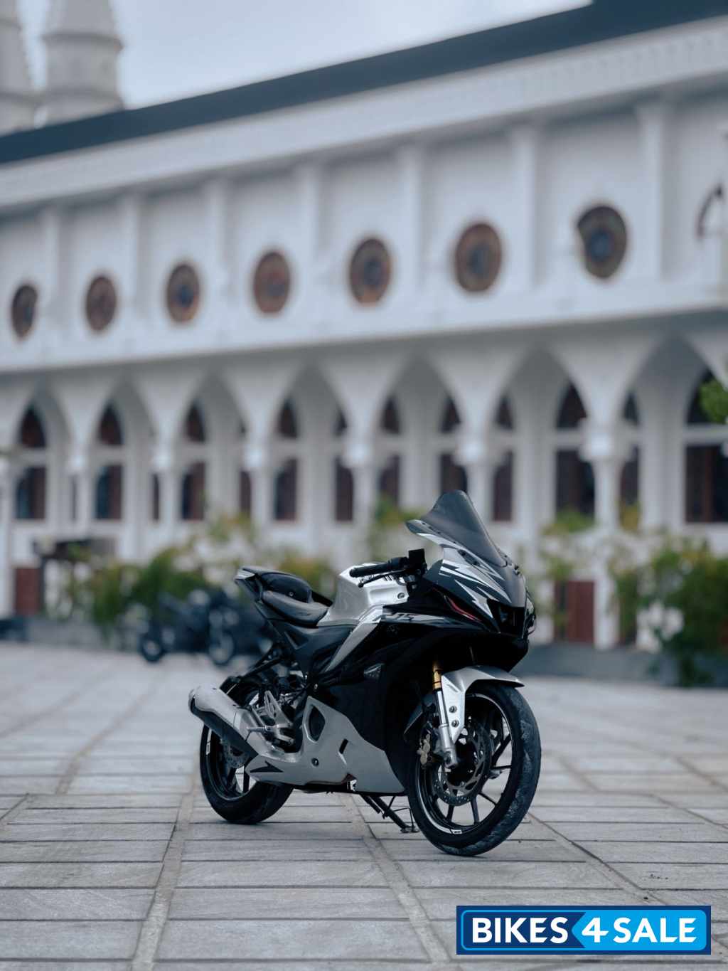 Yamaha R15 V4