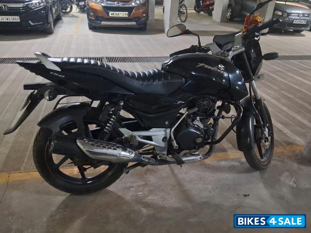 Black Bajaj Pulsar 150 DTSi Black Bajaj Pulsar 150 DTSi