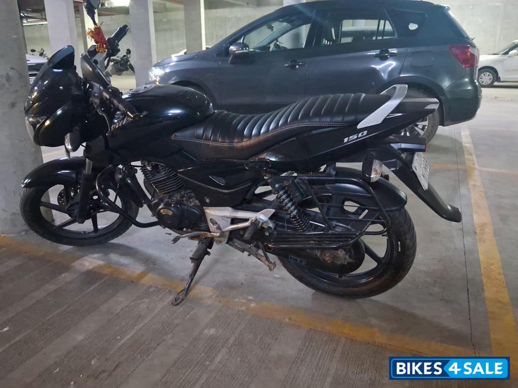 Black Bajaj Pulsar 150 DTSi Black Bajaj Pulsar 150 DTSi