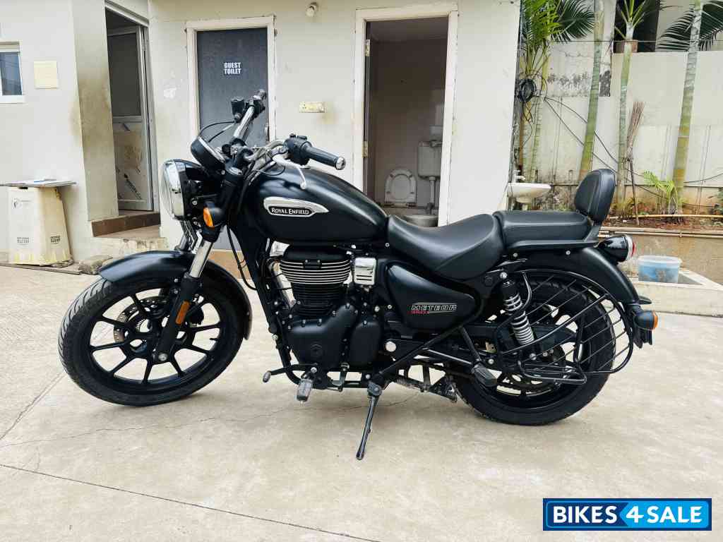 Royal Enfield Meteor 350 Stellar