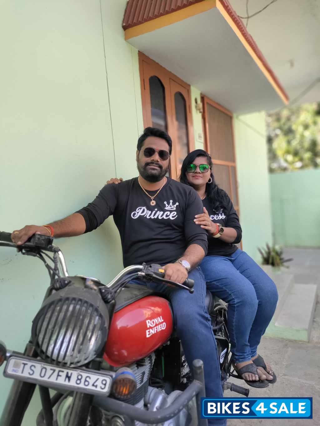 Red Royal Enfield Classic 350 Redditch Red