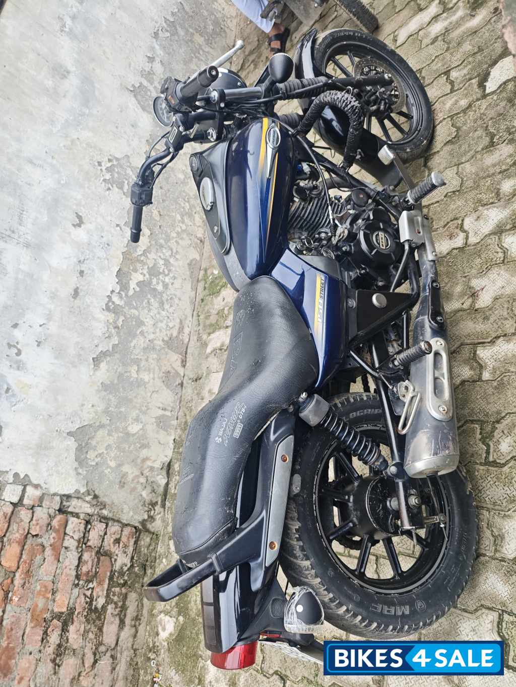 Blue Bajaj Avenger Street 160