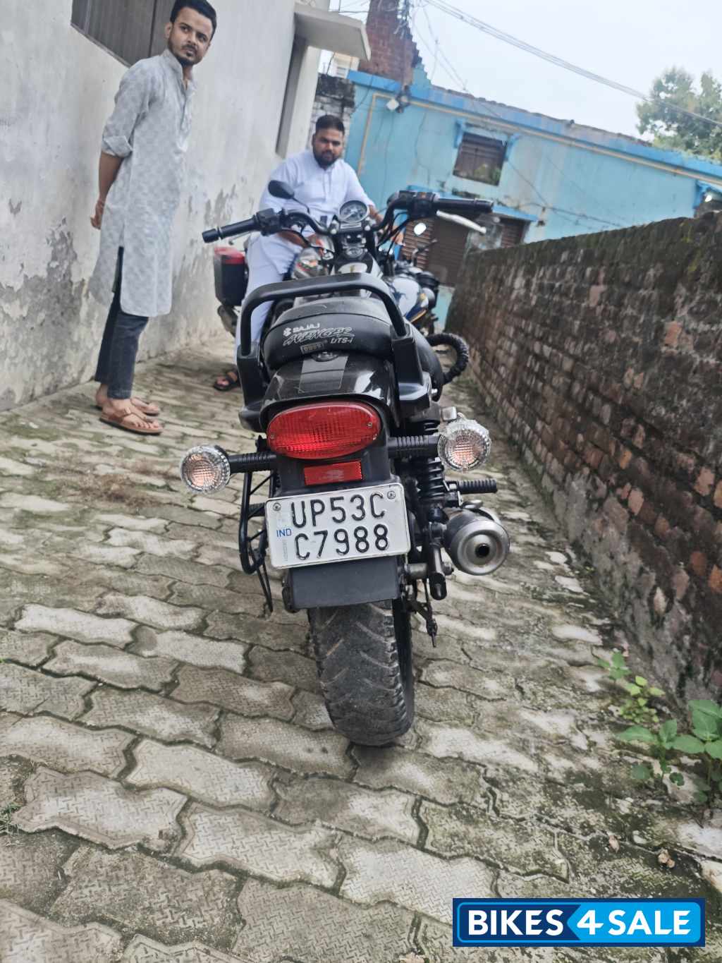 Blue Bajaj Avenger Street 160 Blue Bajaj Avenger Street 160
