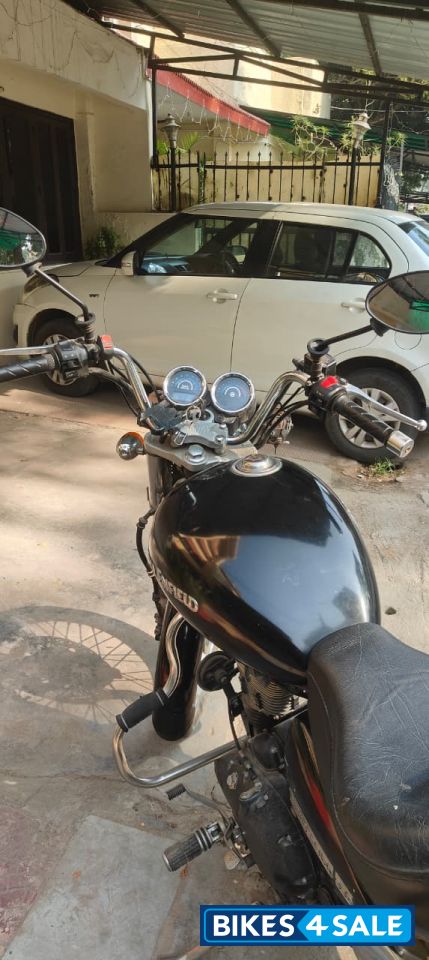 Matt Black Royal Enfield Thunderbird 350 Matt Black Royal Enfield Thunderbird 350