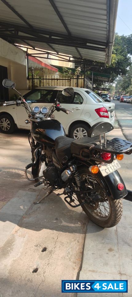 Matt Black Royal Enfield Thunderbird 350 Matt Black Royal Enfield Thunderbird 350