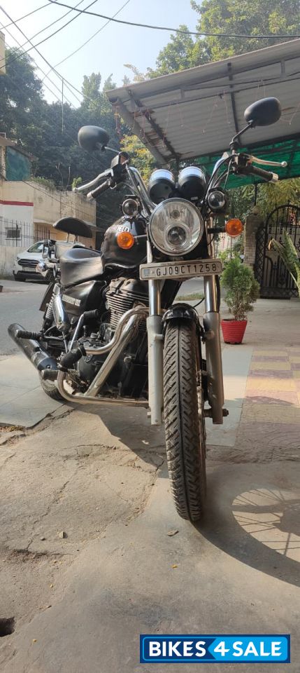 Matt Black Royal Enfield Thunderbird 350 Matt Black Royal Enfield Thunderbird 350