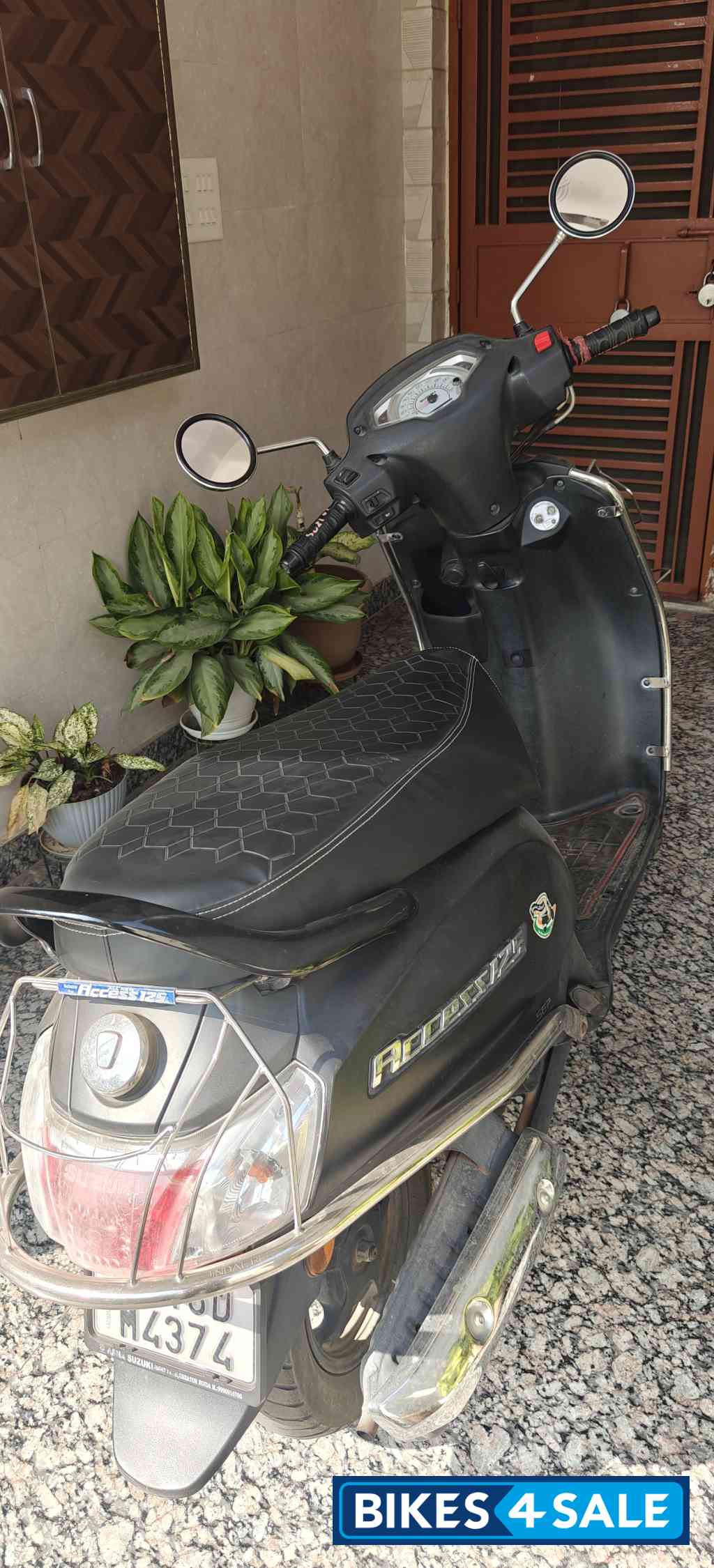 Black Suzuki Access 125 Special Edition BS6