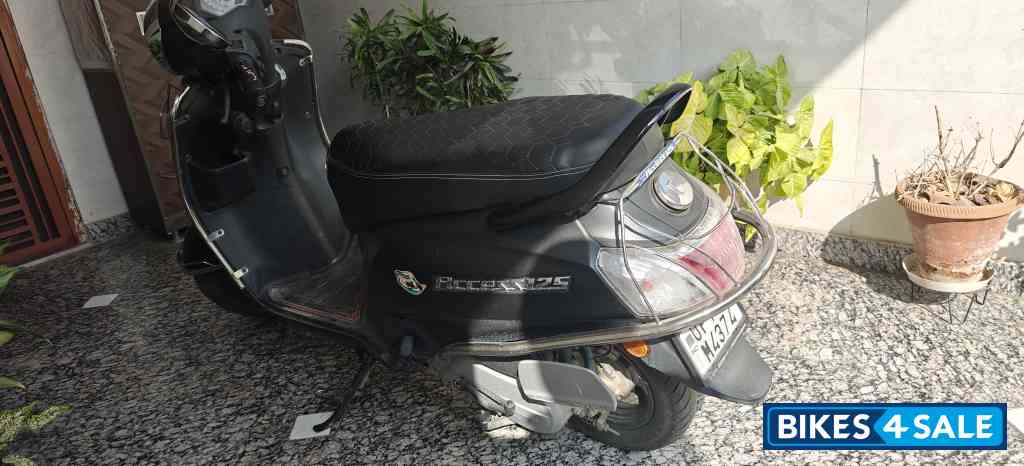 Black Suzuki Access 125 Special Edition BS6 Black Suzuki Access 125 Special Edition BS6