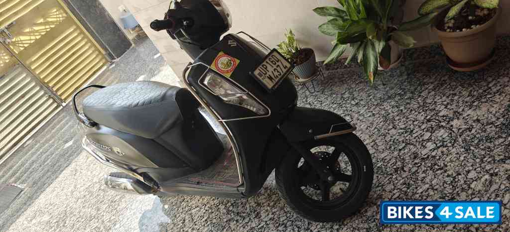 Black Suzuki Access 125 Special Edition BS6 Black Suzuki Access 125 Special Edition BS6