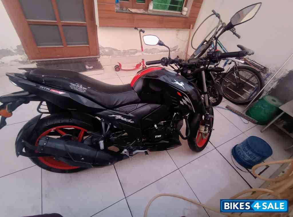 TVS Apache RTR 160 4V Special Edition
