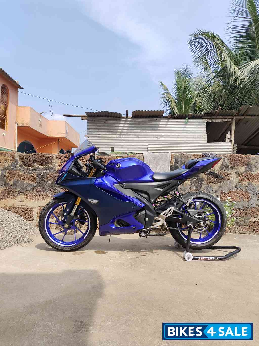 Yamaha R15 V4