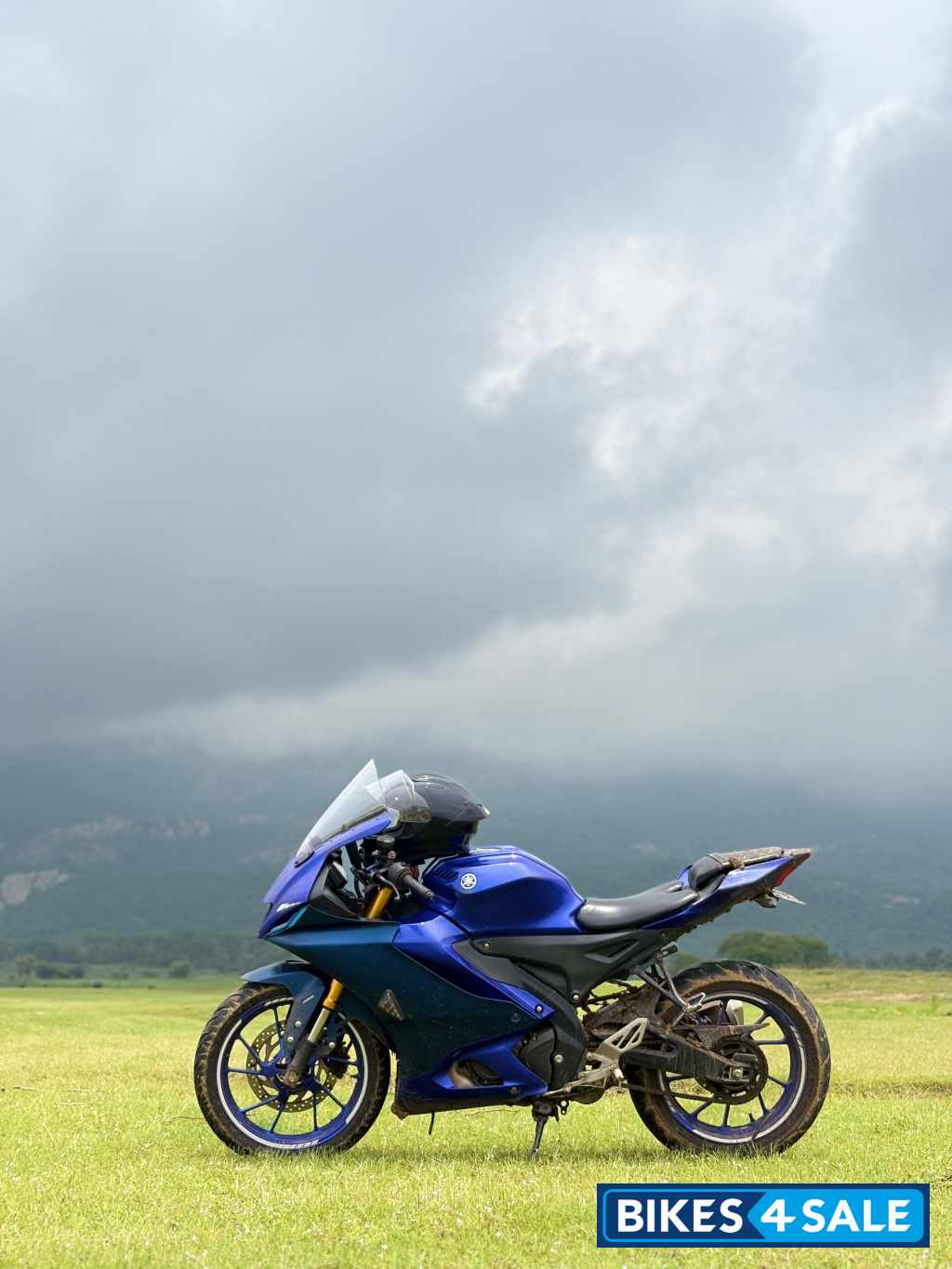 Yamaha R15 V4
