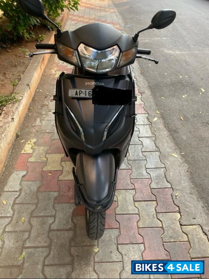 Gray (metallic) Honda Activa 5G