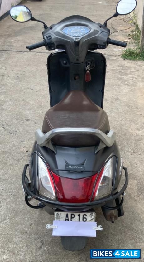 Gray (metallic) Honda Activa 5G