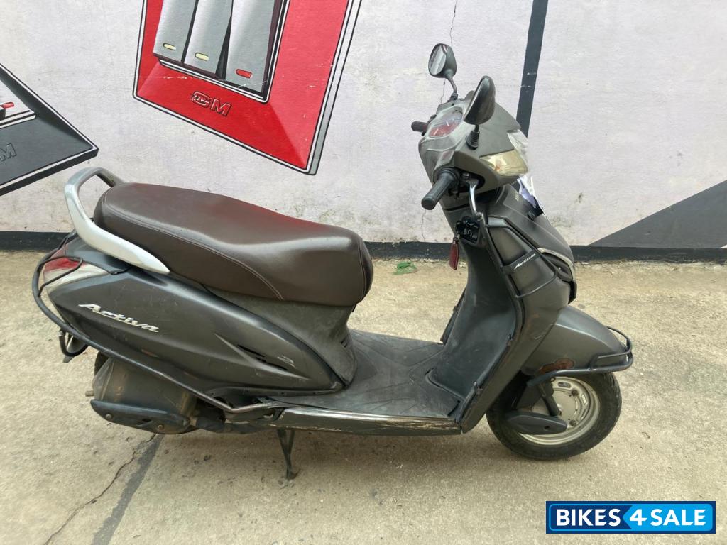 Gray (metallic) Honda Activa 5G