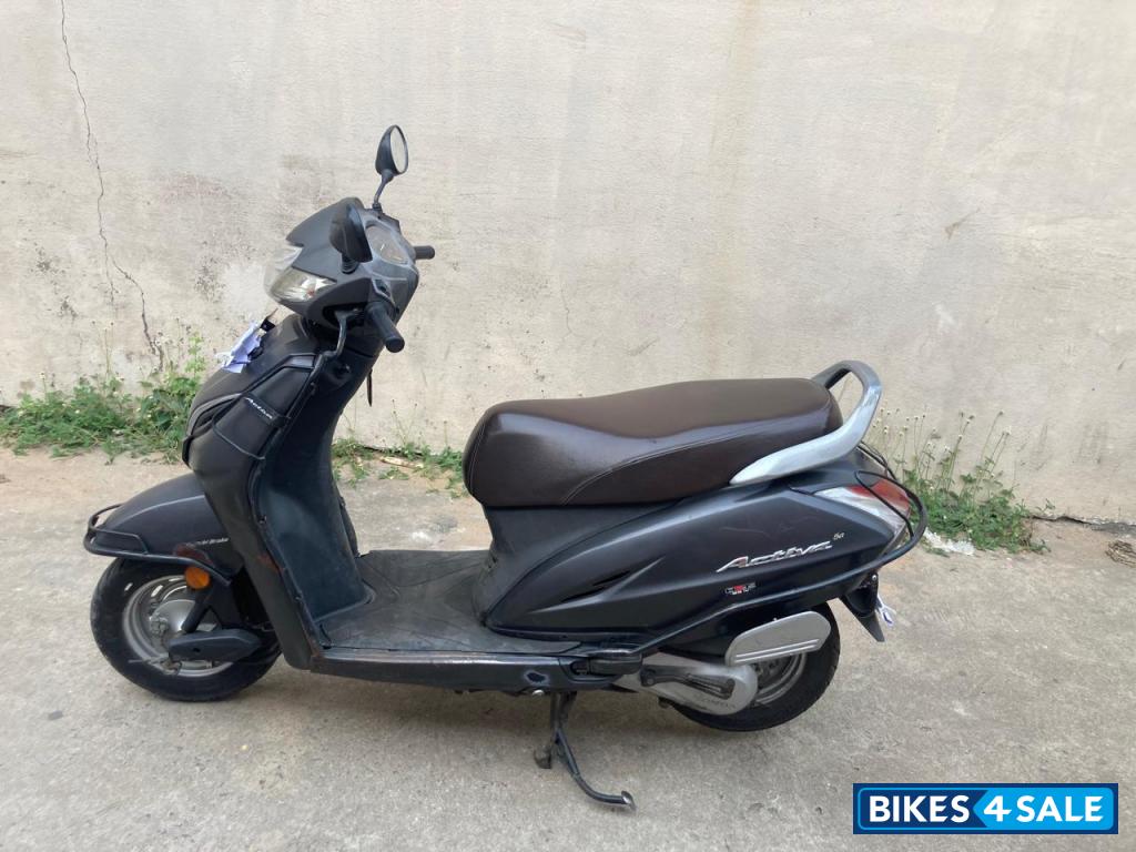 Gray (metallic) Honda Activa 5G