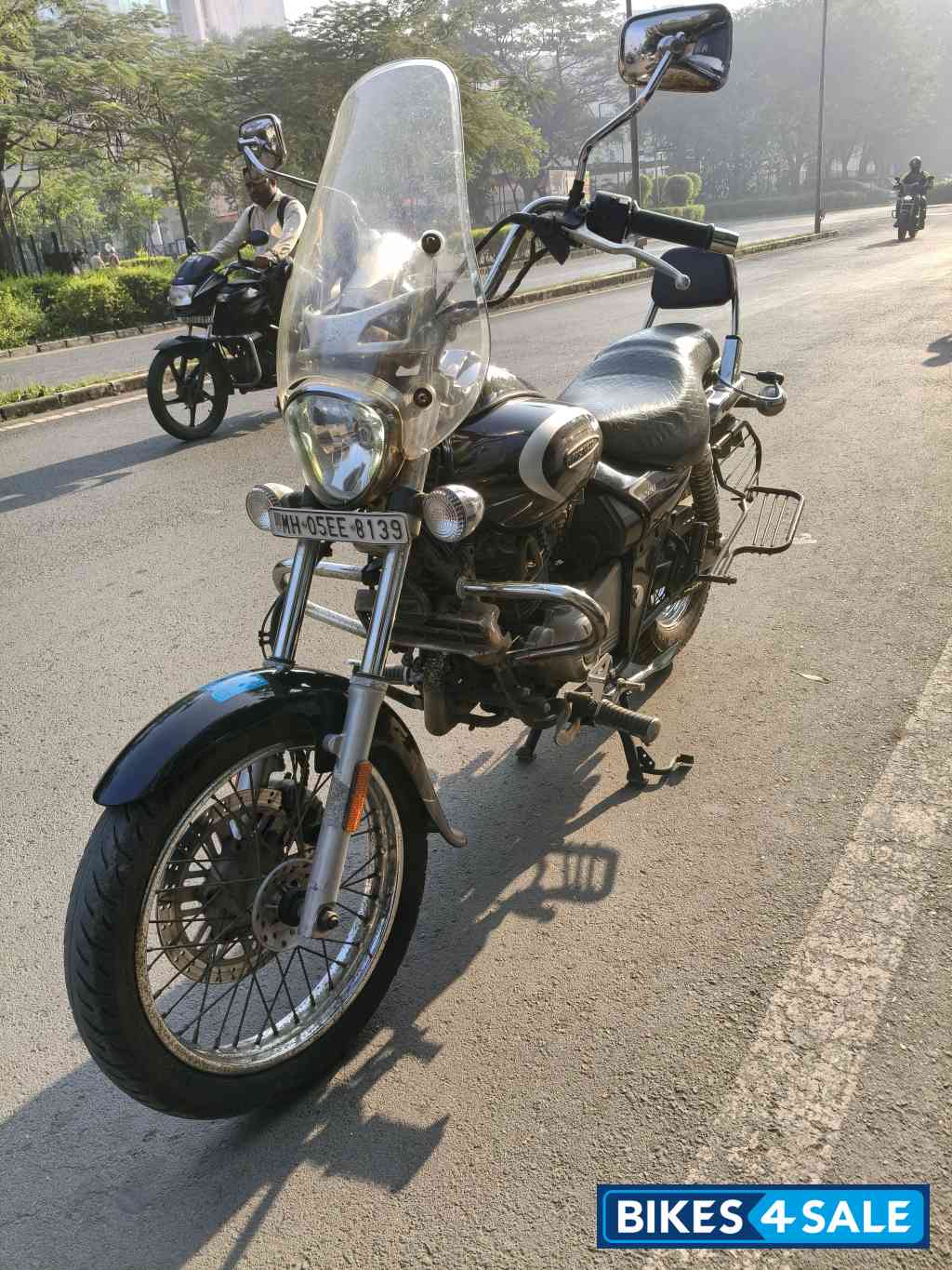 Black Bajaj Avenger Cruise 220 BS6