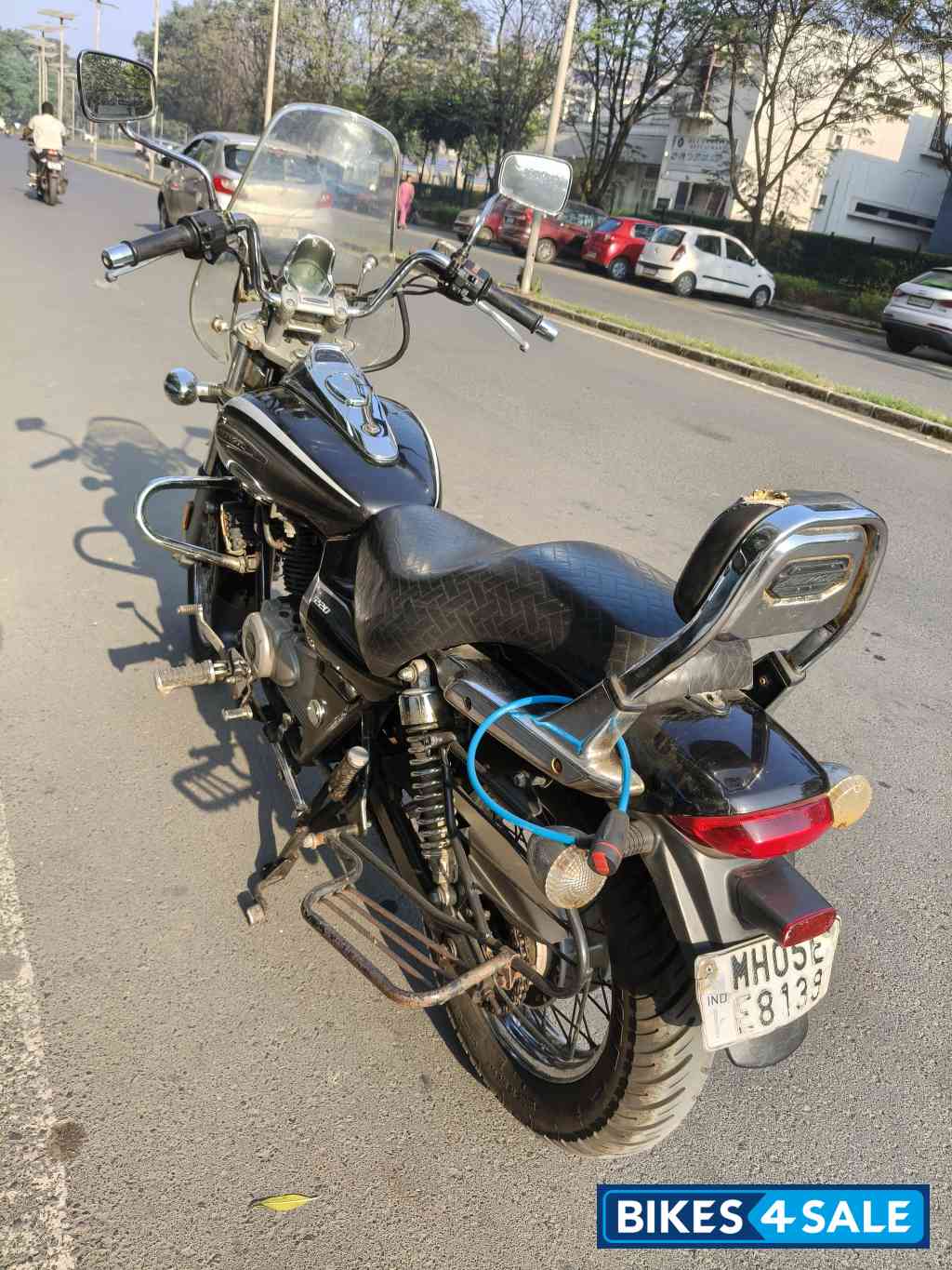 Black Bajaj Avenger Cruise 220 BS6