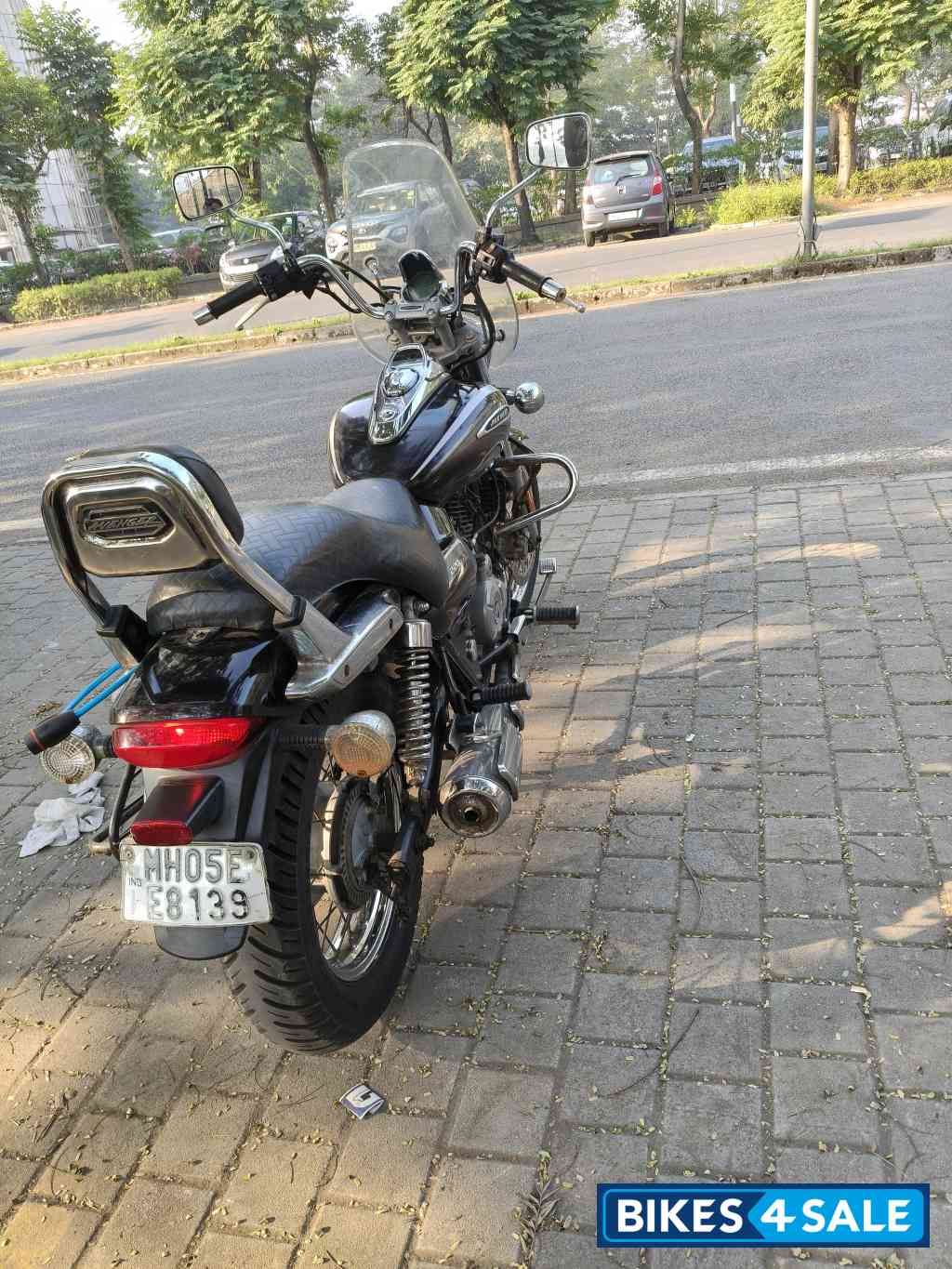 Black Bajaj Avenger Cruise 220 BS6