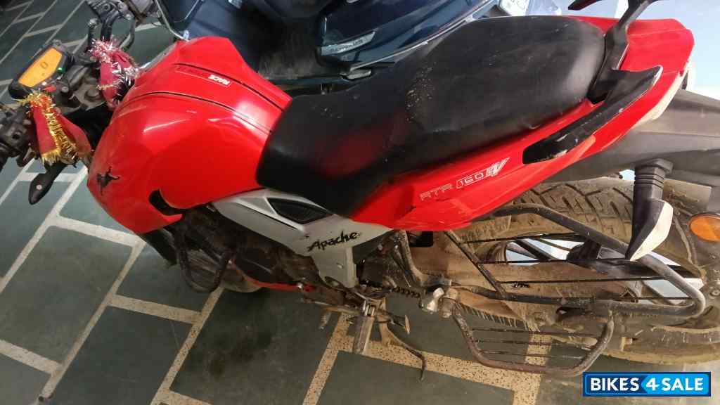Red TVS Apache RTR 160 4V