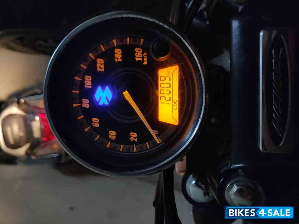 Matte Black Bajaj Avenger Street 220