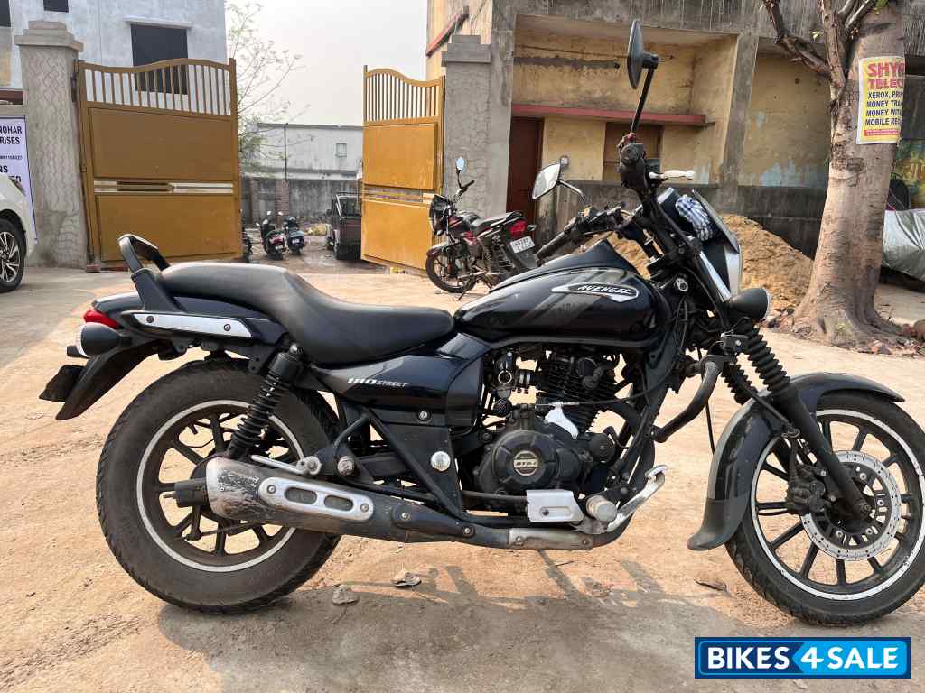 Bajaj Avenger 180 DTS-i