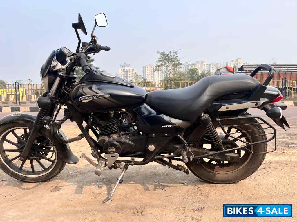 Bajaj Avenger 180 DTS-i