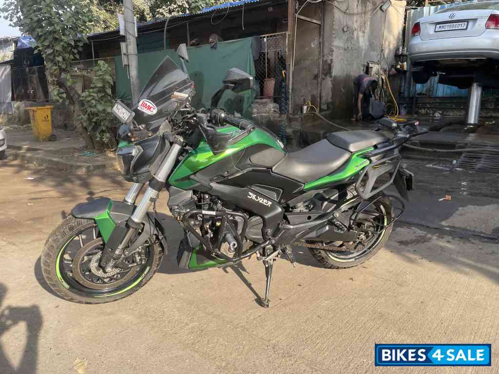 Green Bajaj Dominar 400 ABS BS6