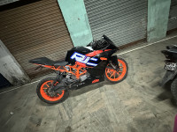 Black KTM RC 200