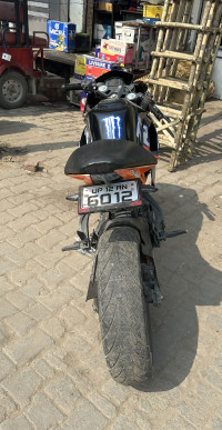 Black KTM RC 200