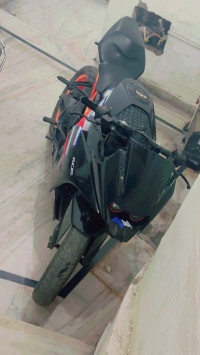Black KTM RC 200