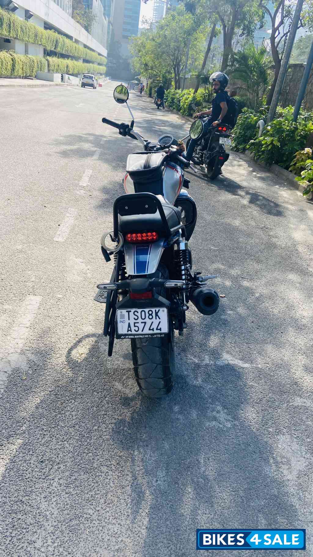 Athletic Blue Metallic Honda CB350RS New Hue Edition