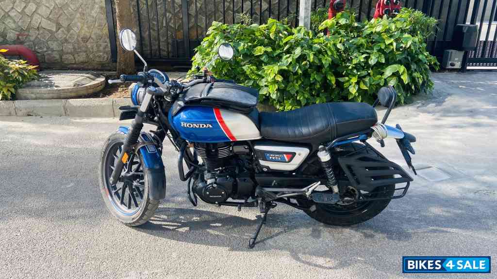 Athletic Blue Metallic Honda CB350RS New Hue Edition