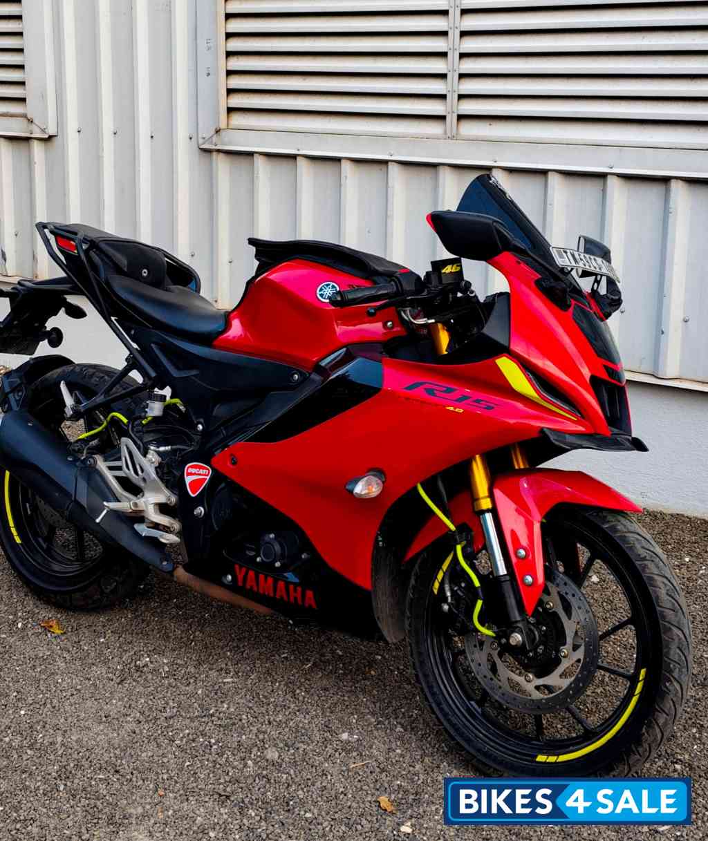 Metalic Red Yamaha R15 V4