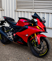Metalic Red Yamaha R15 V4