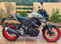 Mat Light Grey Metallic Yamaha MT-15