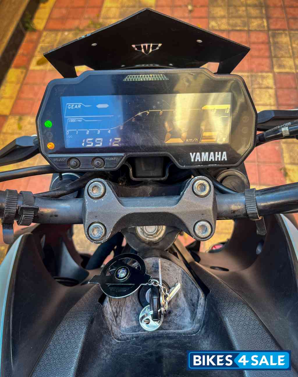 Mat Light Grey Metallic Yamaha MT-15