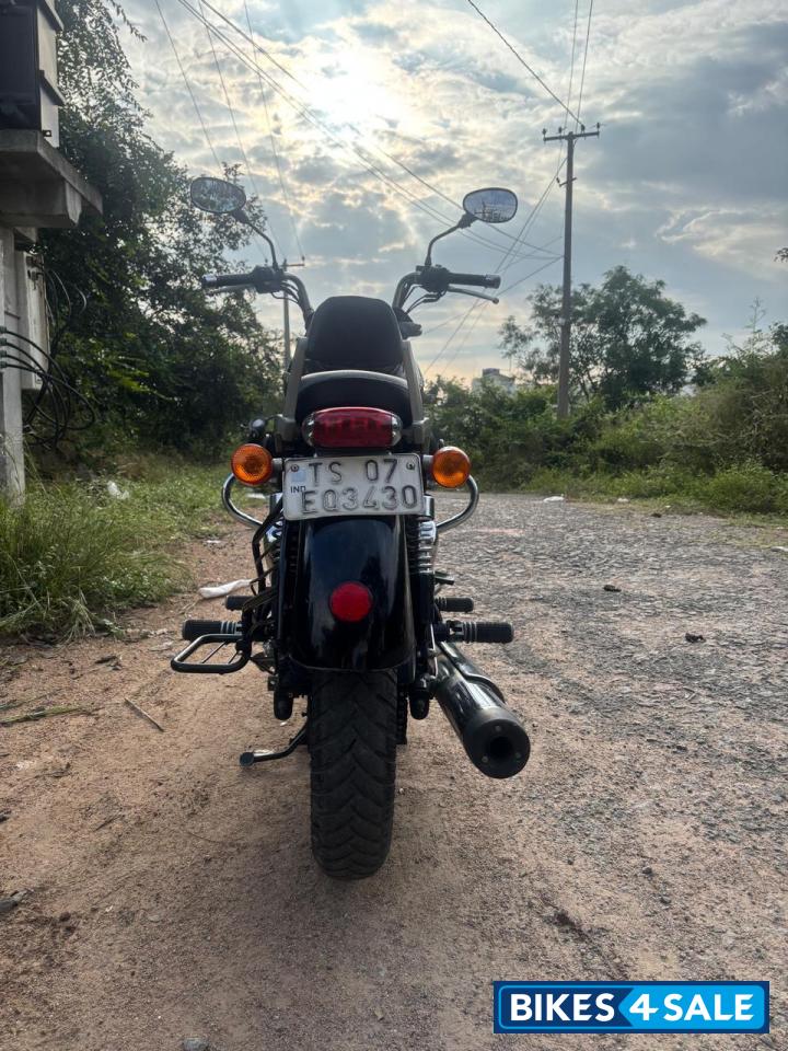 Black Royal Enfield Thunderbird 500 Black Royal Enfield Thunderbird 500