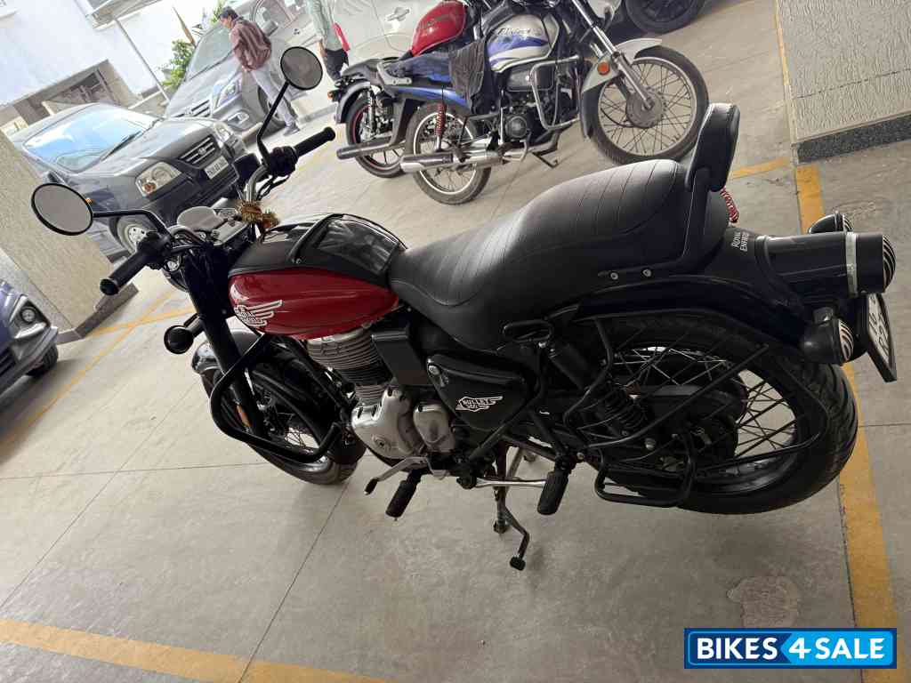 Red Royal Enfield Bullet 350