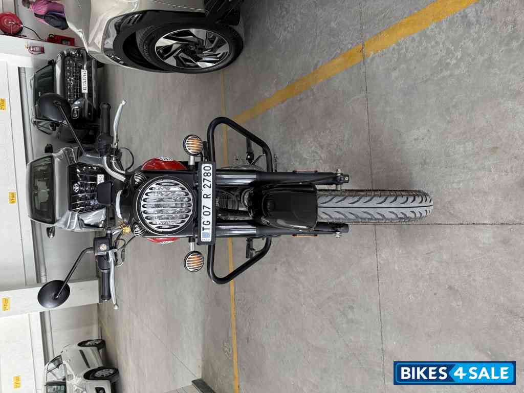 Red Royal Enfield Bullet 350