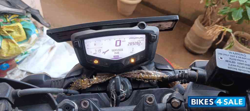 Red TVS Apache RTR 160 4V