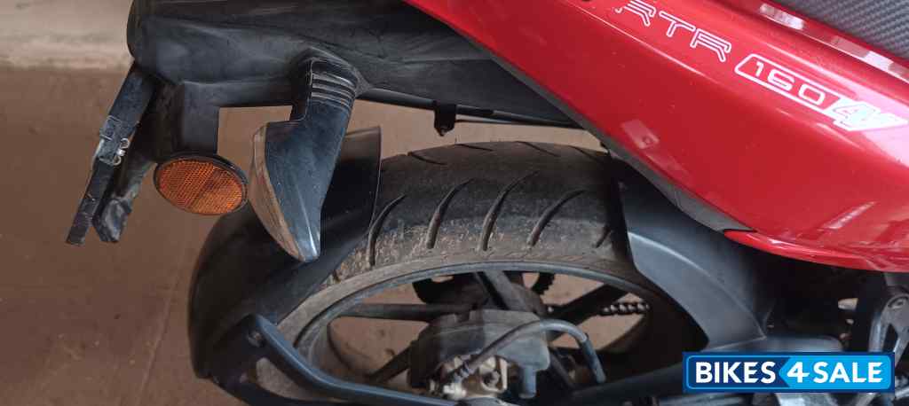 Red TVS Apache RTR 160 4V