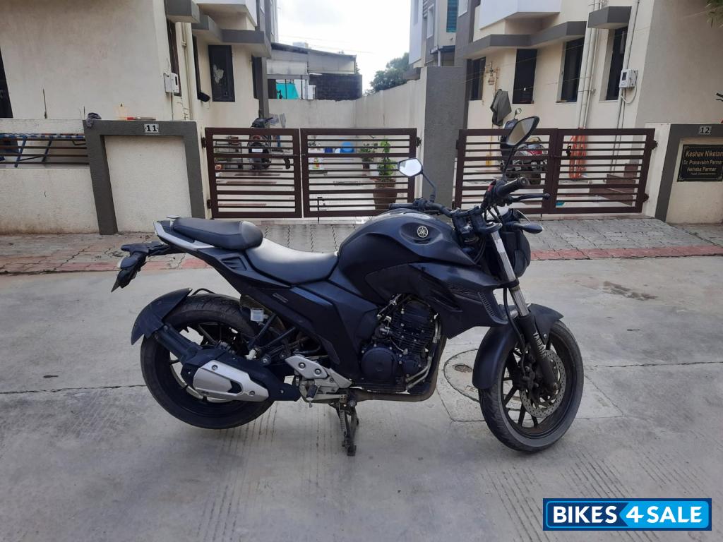 Yamaha FZ25