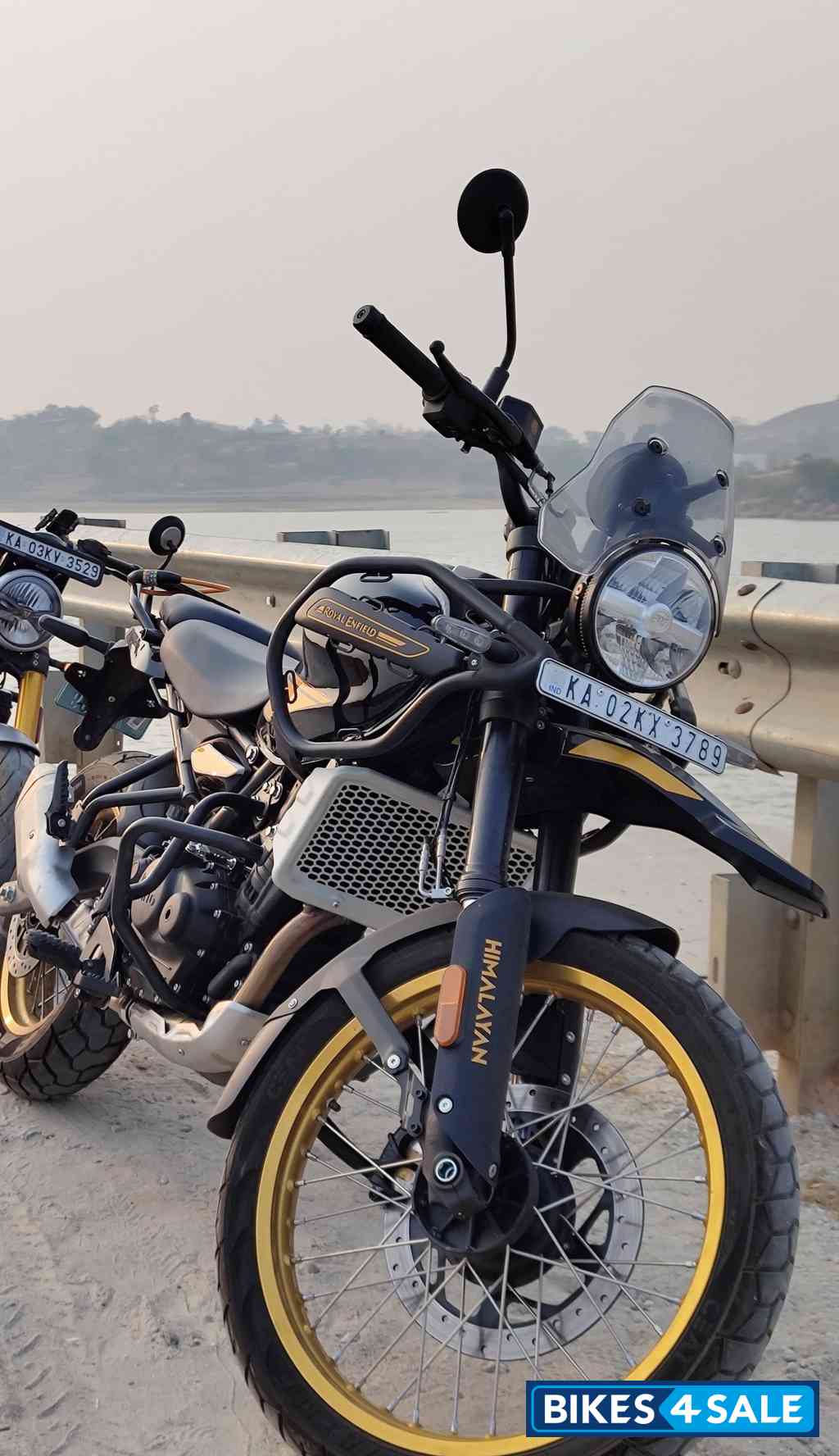Royal Enfield Himalayan 452