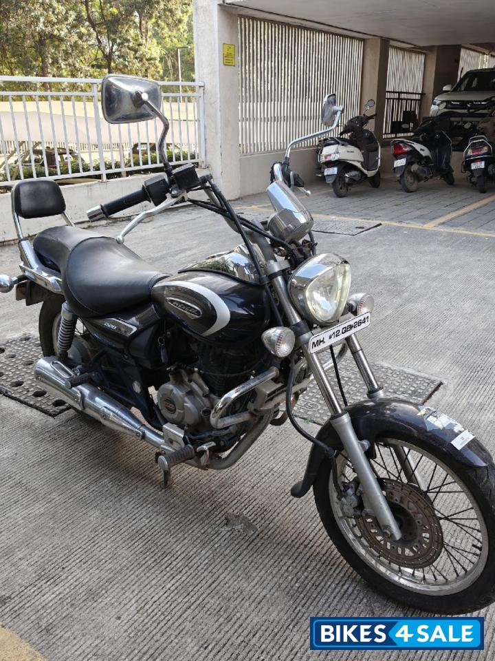 Auburn Black Bajaj Avenger Cruise 220 BS6